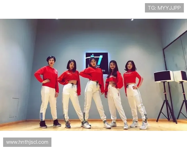 上海极限运动队在世界街舞大赛中的团队协作表现精彩点评与分析