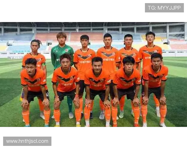 南京足球队与重庆足球队赛后状态分析与复盘总结